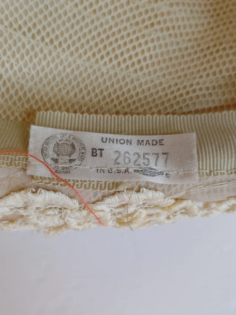 Vintage-Inspired Women's Beige Cloche Hat with Bow